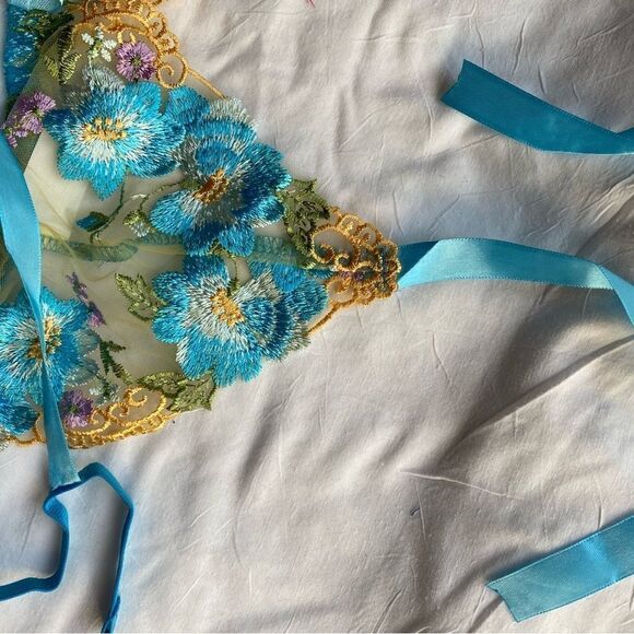 new, blue lace bra and thong set and ribbons to close - Picture 8 of 16